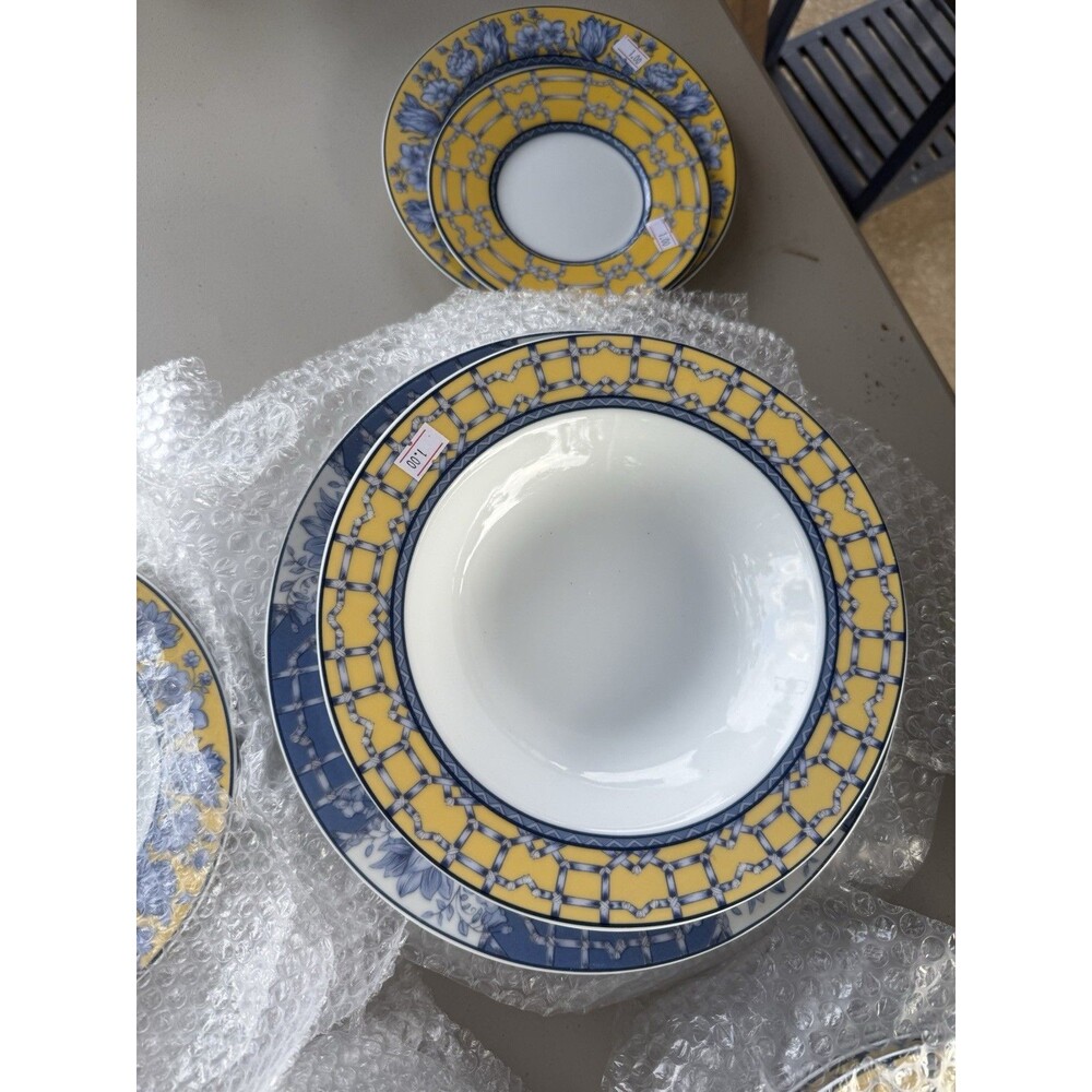 Coventry Palace Gardens 9 1/8" Rimmed Soup Bowl Set Of 4